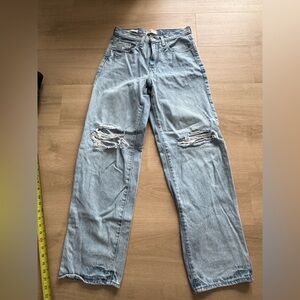 Universal Thread Women’s Light Blue 99s Baggy Jeans (Size 0)